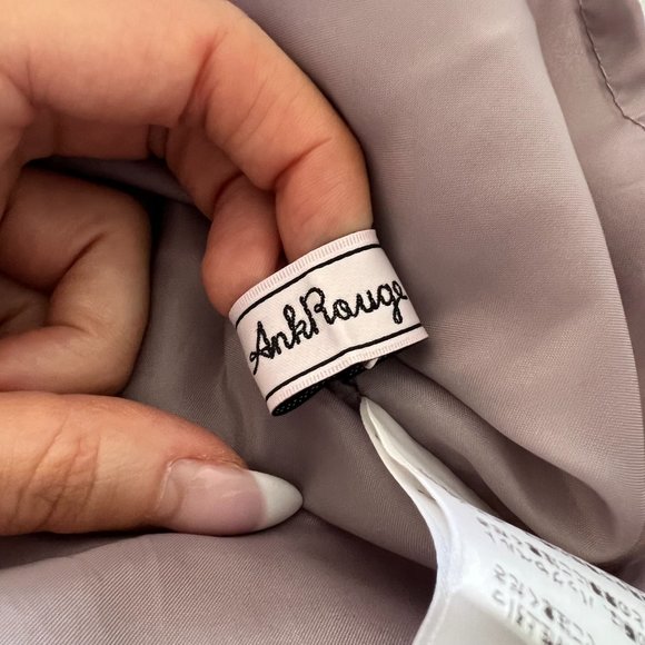 Beautiful Garter Detail Skirt - Picture 4 of 6